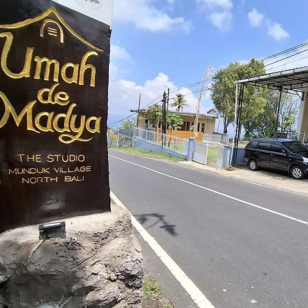 Umah De Madya & Rooftop De Madya Munduk Eksteriør bilde