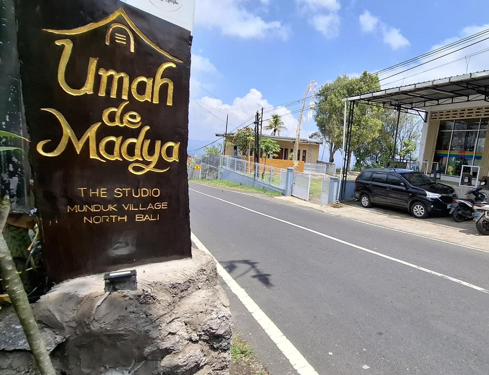 Umah De Madya & Rooftop De Madya Munduk Eksteriør bilde